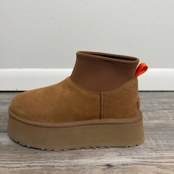 UGG Classic Ultra Mini Dipper Platform Women's Boots Chestnut-size 9 NEW w/o box